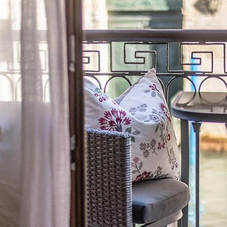 Italian Experience-Riva Degli Schiavoni Boutique Apartment Венеция Экстерьер фото